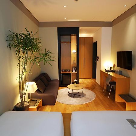 Seoul Hotel Shinshin Myeongdong Екстер'єр фото