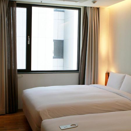Seoul Hotel Shinshin Myeongdong Екстер'єр фото