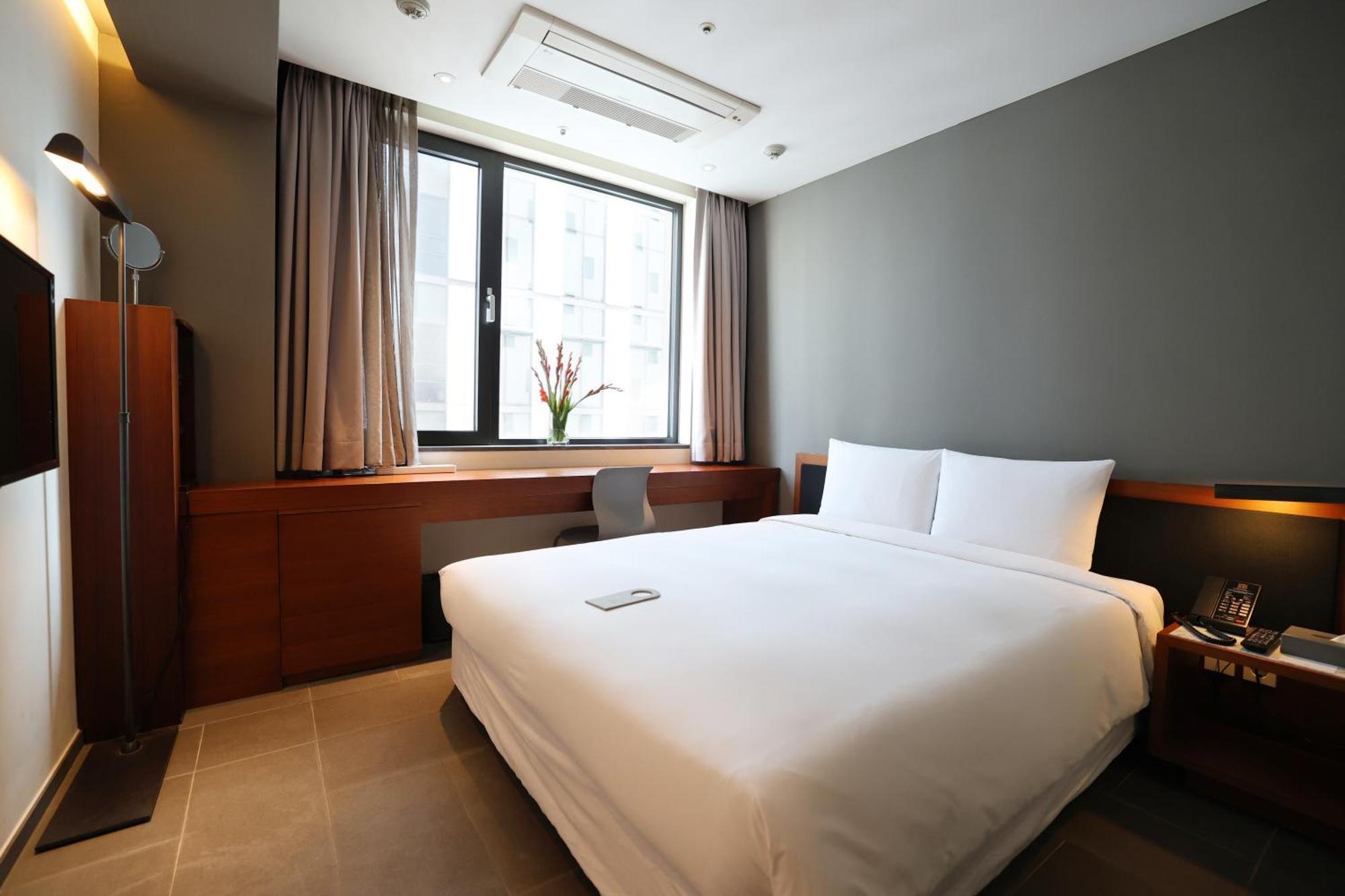 Seoul Hotel Shinshin Myeongdong Екстер'єр фото