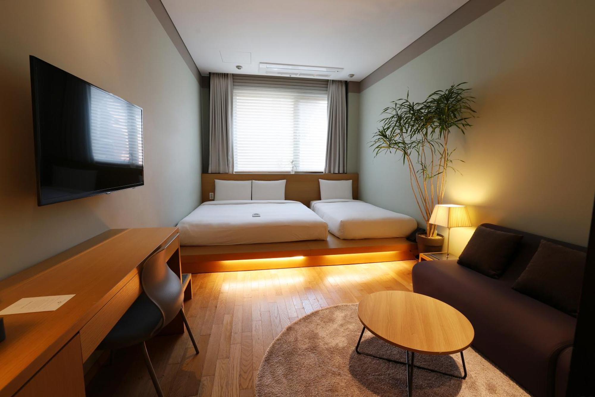 Seoul Hotel Shinshin Myeongdong Екстер'єр фото