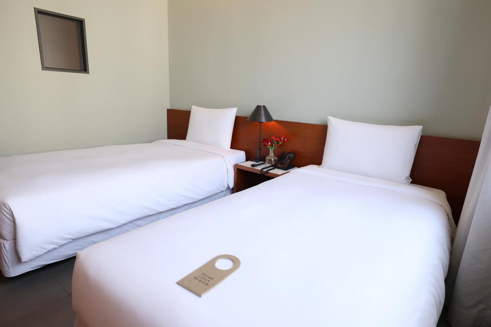 Seoul Hotel Shinshin Myeongdong Екстер'єр фото