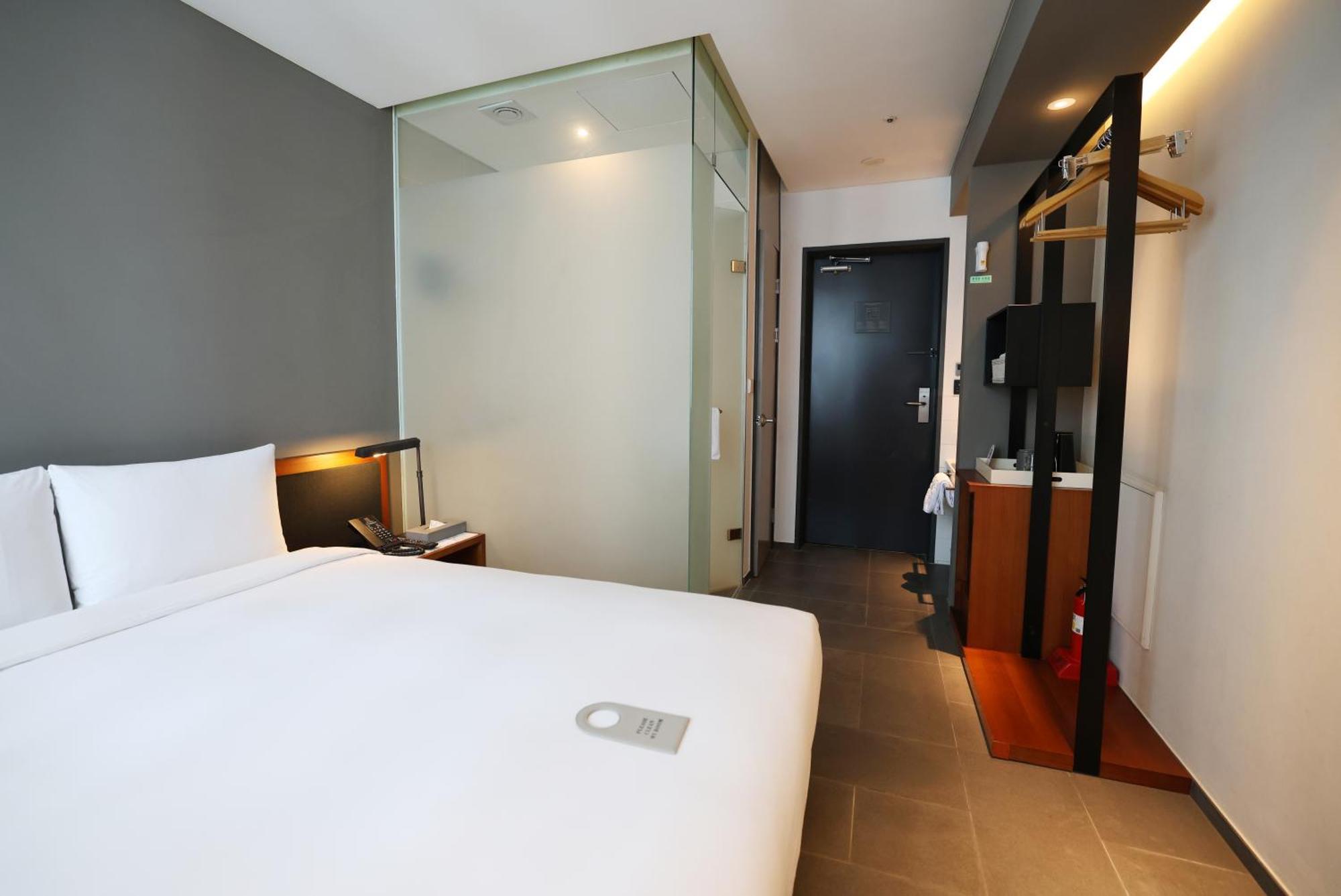 Seoul Hotel Shinshin Myeongdong Екстер'єр фото