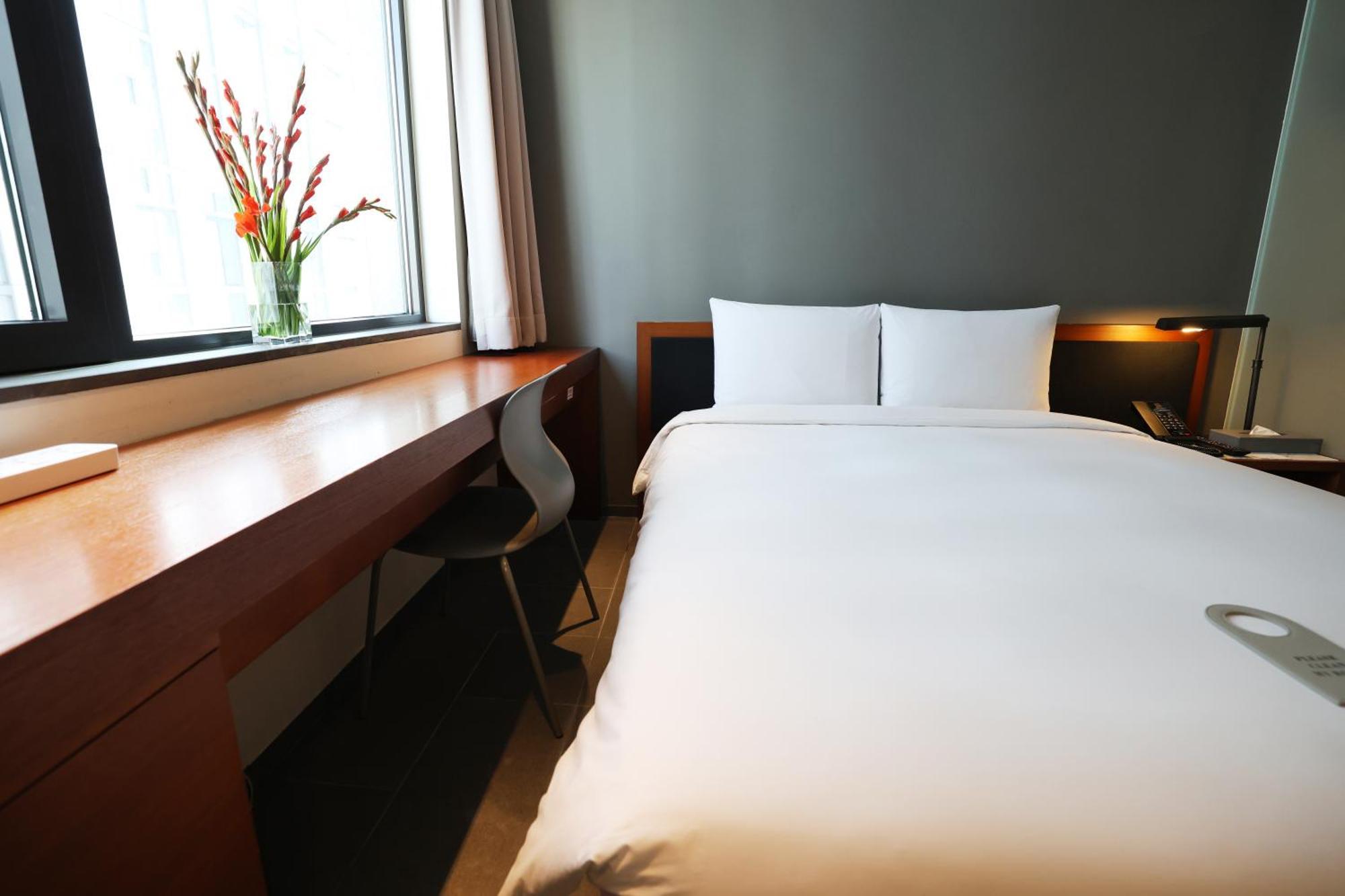 Seoul Hotel Shinshin Myeongdong Екстер'єр фото