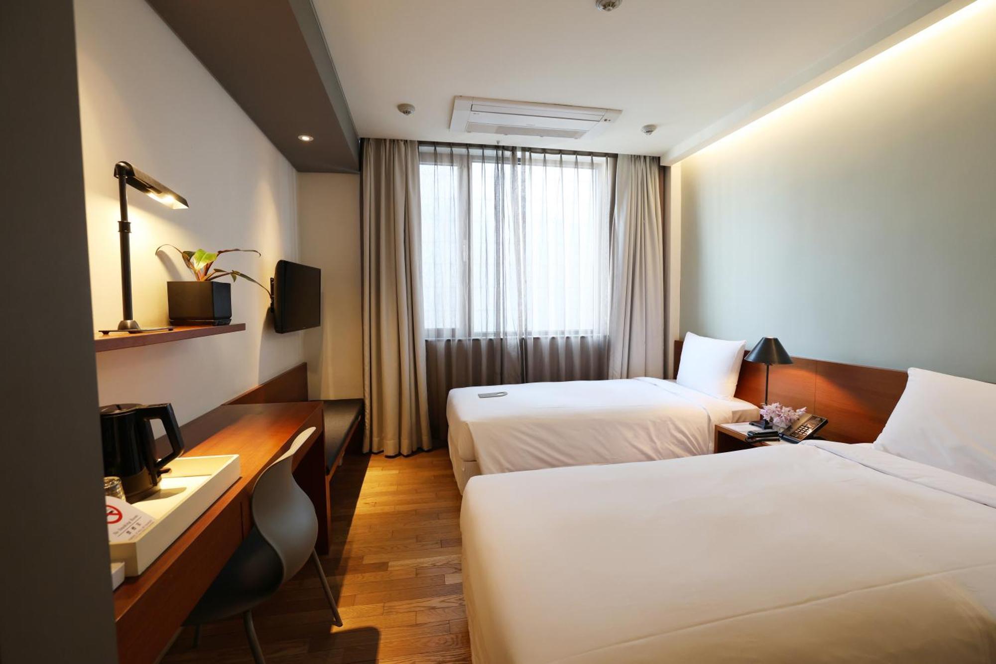 Seoul Hotel Shinshin Myeongdong Екстер'єр фото