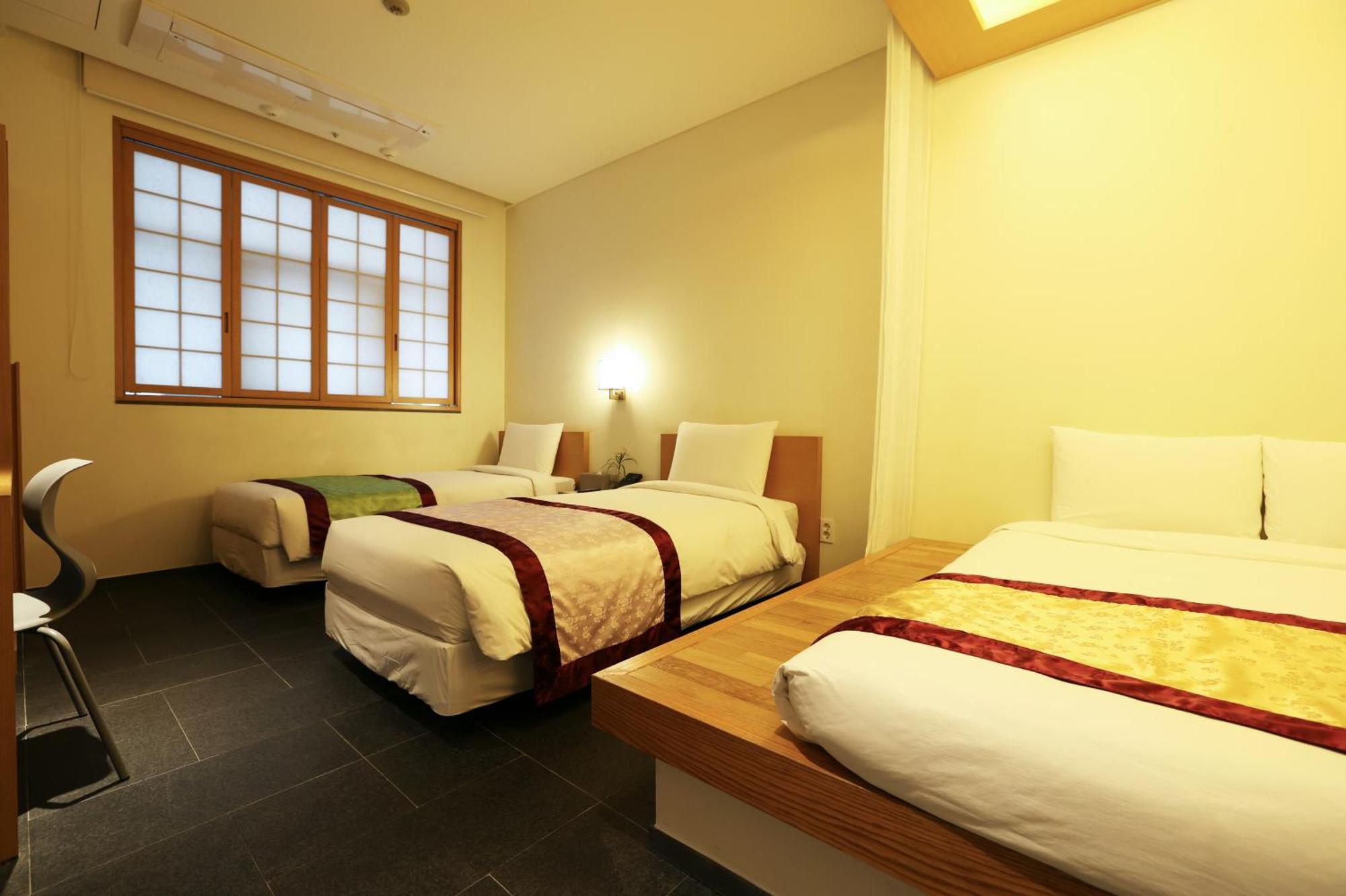 Seoul Hotel Shinshin Myeongdong Екстер'єр фото