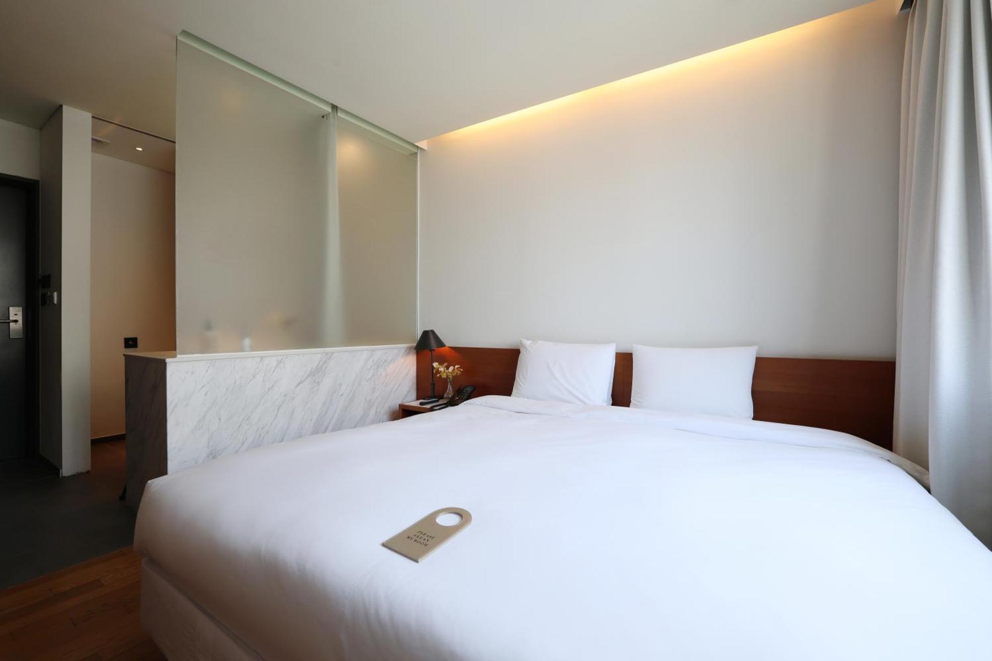 Seoul Hotel Shinshin Myeongdong Екстер'єр фото