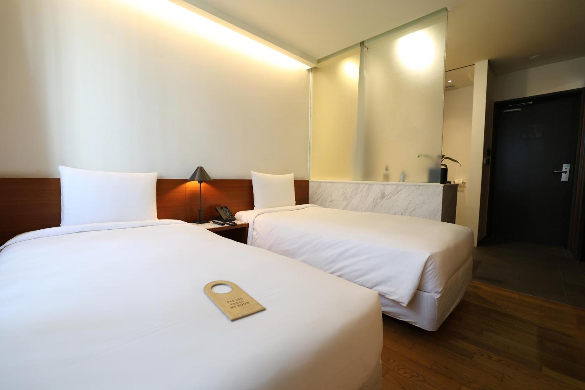 Seoul Hotel Shinshin Myeongdong Екстер'єр фото