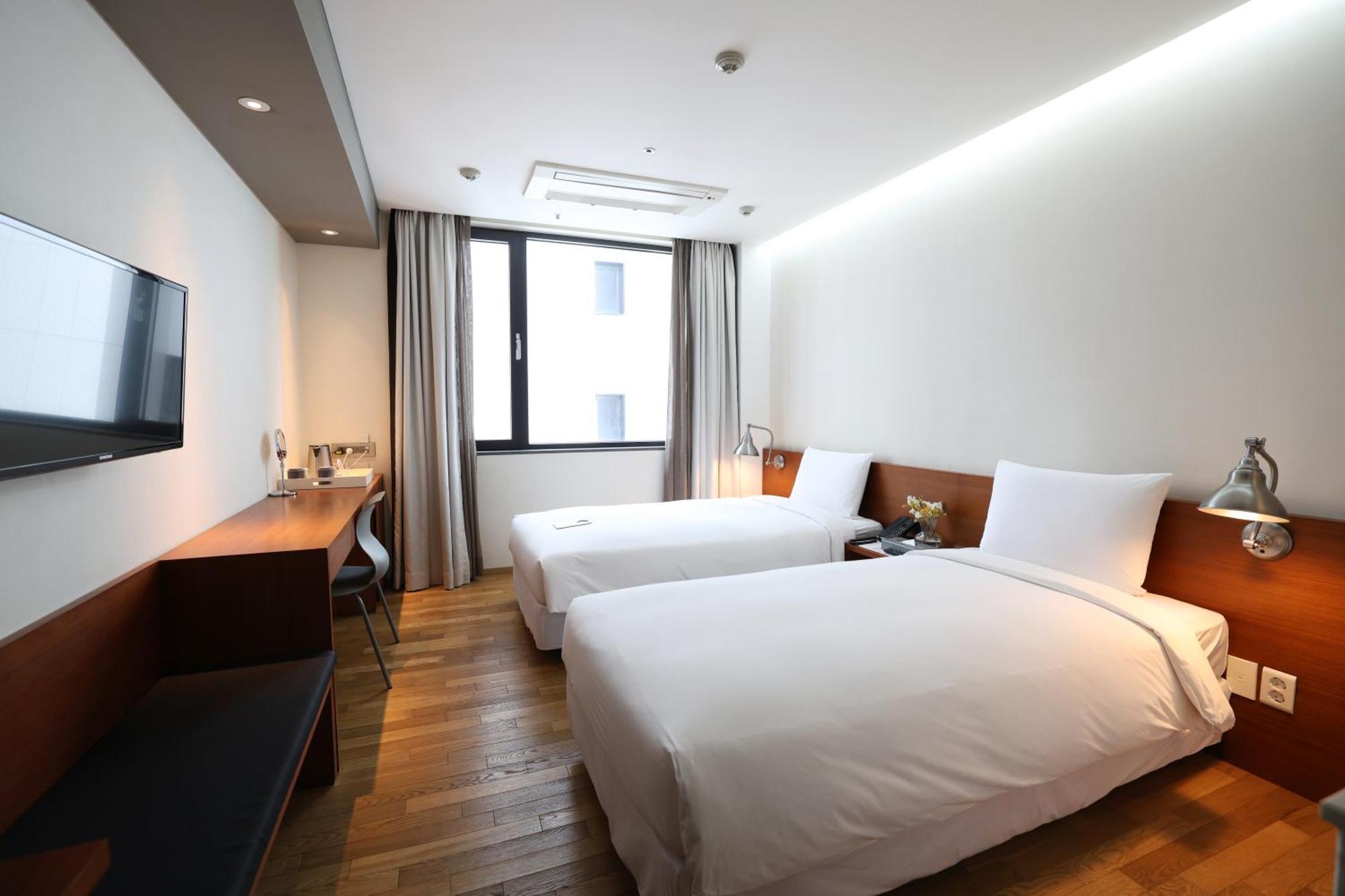 Seoul Hotel Shinshin Myeongdong Екстер'єр фото