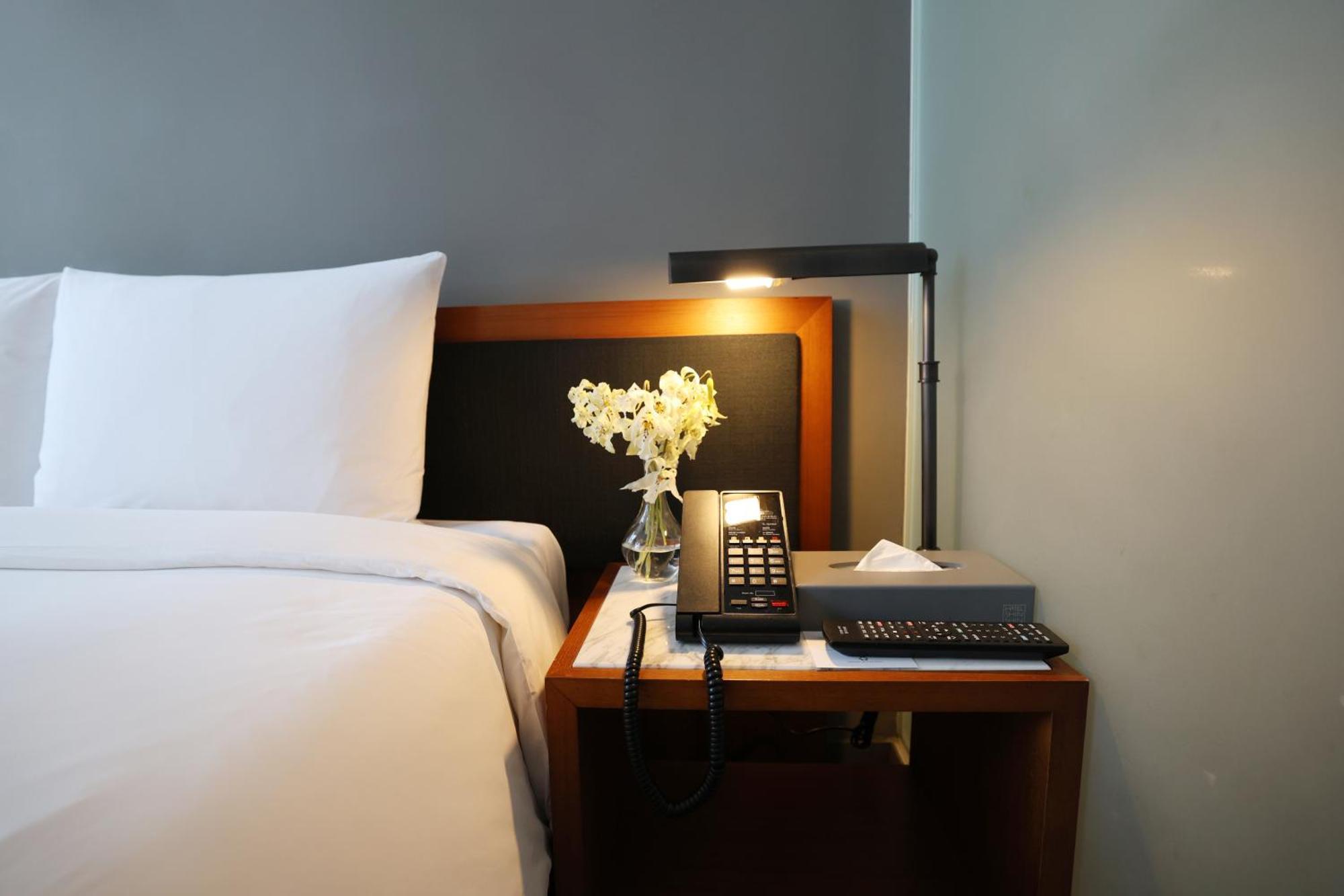 Seoul Hotel Shinshin Myeongdong Екстер'єр фото