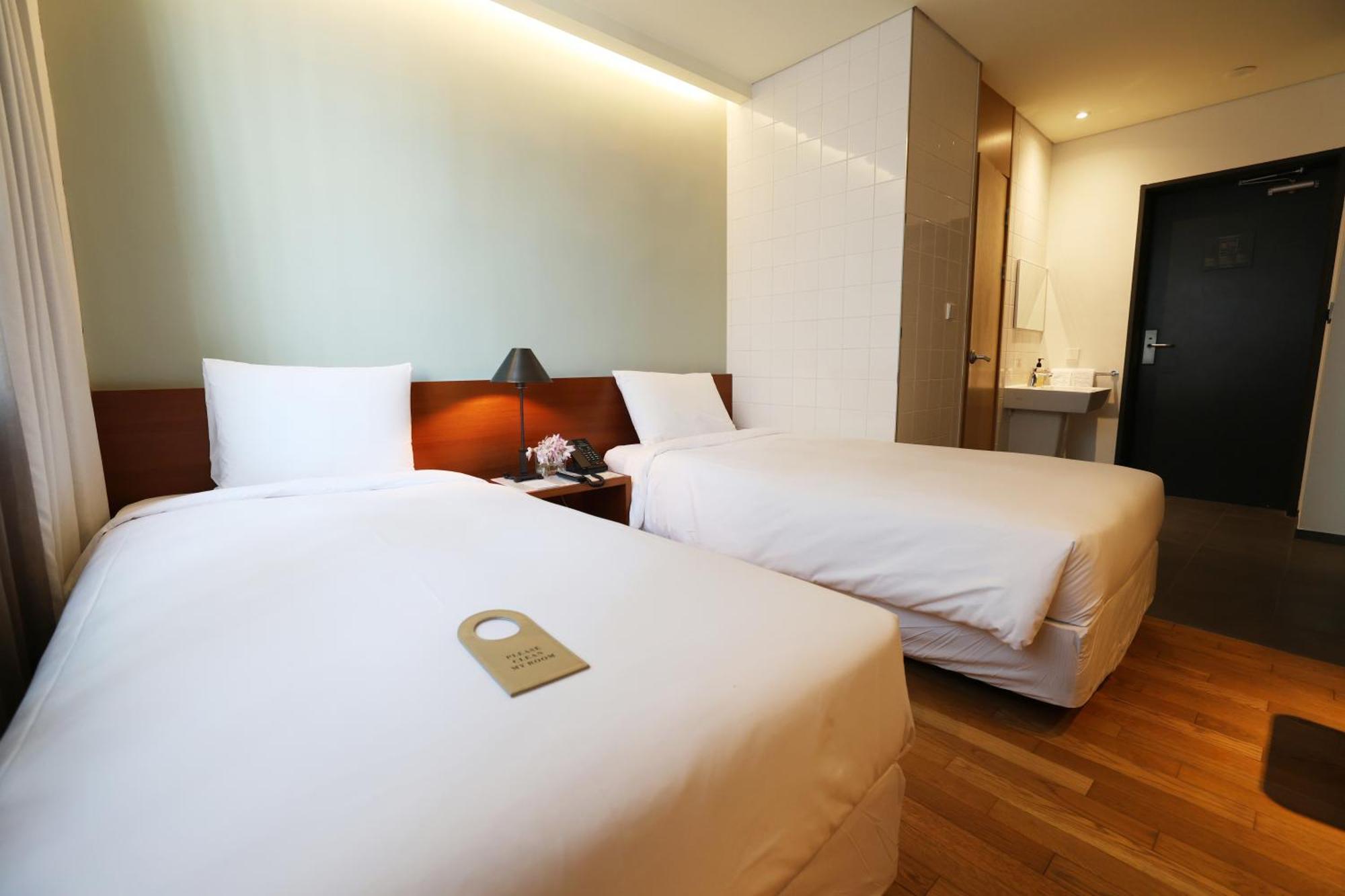 Seoul Hotel Shinshin Myeongdong Екстер'єр фото