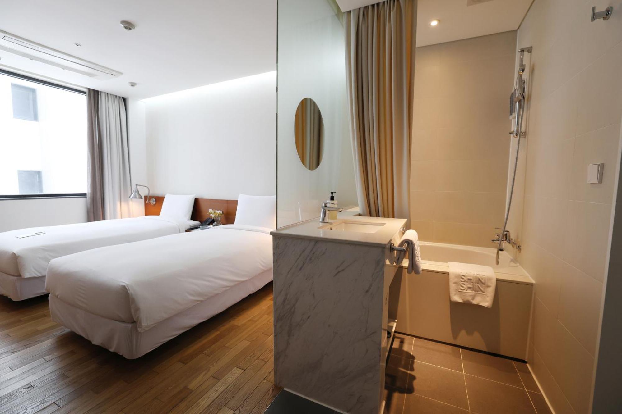 Seoul Hotel Shinshin Myeongdong Екстер'єр фото