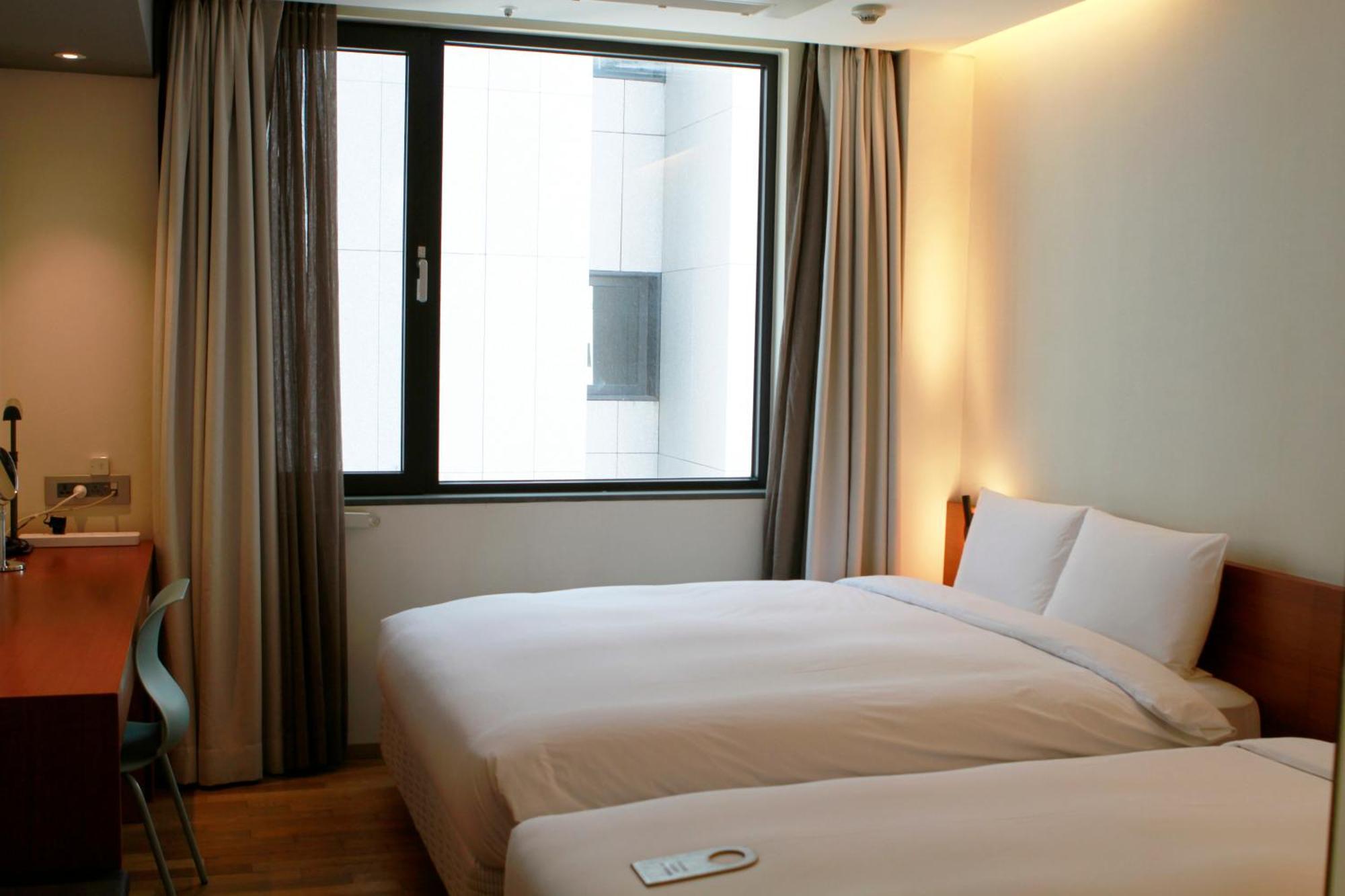 Seoul Hotel Shinshin Myeongdong Екстер'єр фото